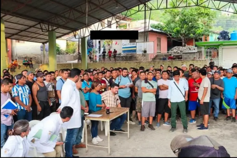 Liberan a alcaldesa y 15 funcionarios retenidos en Santa Teresa tras acuerdos comunitarios