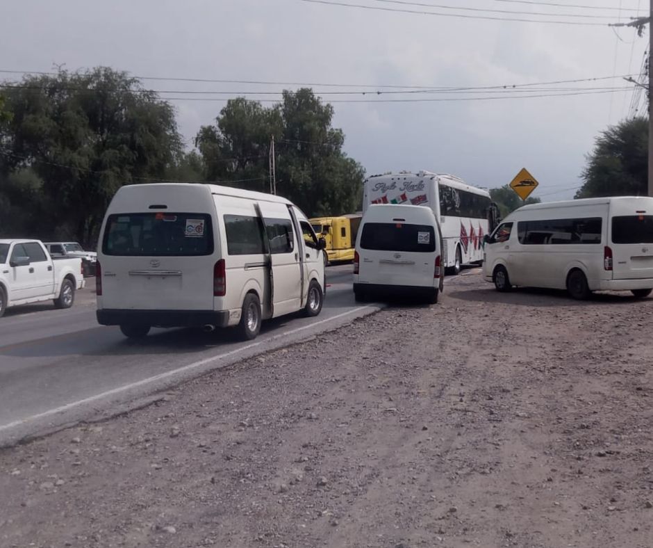 Operativo en la carretera México-Laredo: Intervención a caravana sospechosa en Tasquillo, Hidalgo