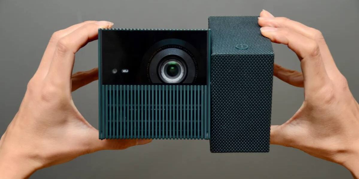 Así es el TCL PlayCube, el proyector cúbico de TCL pensado para cine portátil y streaming