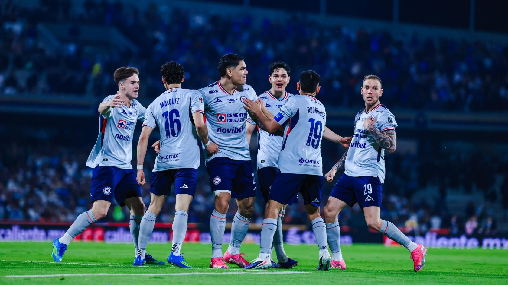 Cruz Azul regresa a La Noria rumbo al Apertura 2026; así fue el primer día del campeón