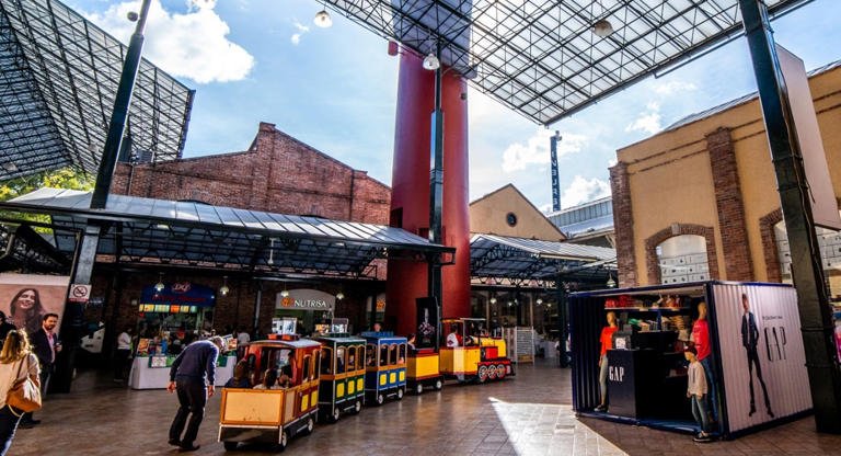 Plaza Loreto: la historia detrás del centro comercial que comenzó con Hernán Cortés y una fábrica de papel